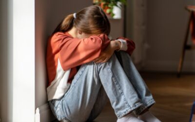 Feeling Anxious for No Reason and Can’t Focus: What’s Behind It and How to Cope