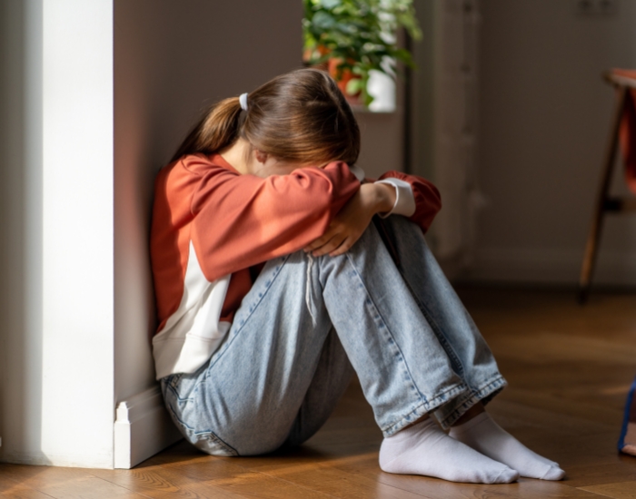 Feeling Anxious for No Reason and Can’t Focus: What’s Behind It and How to Cope